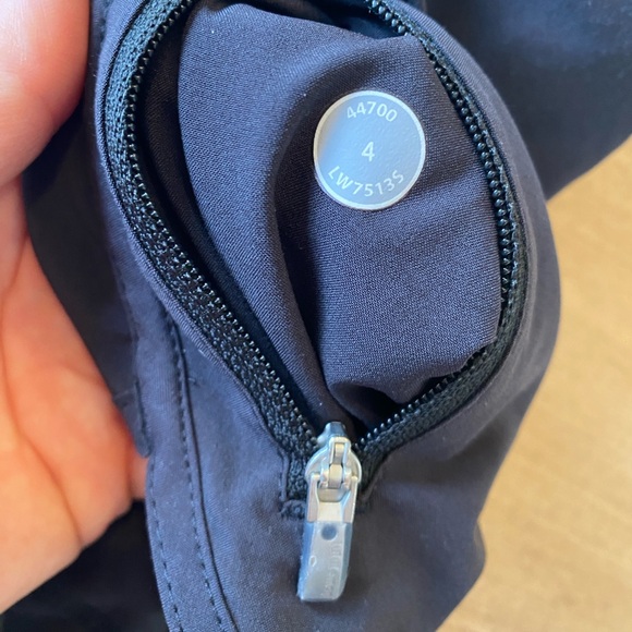 Lululemon | 4 Tracker Short II 2-way stretch. Black - Picture 6 of 8